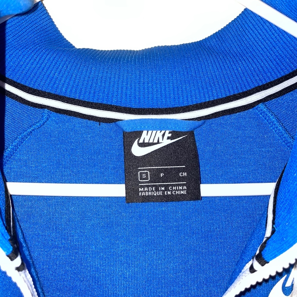 nike jacket - Picture 2 of 3